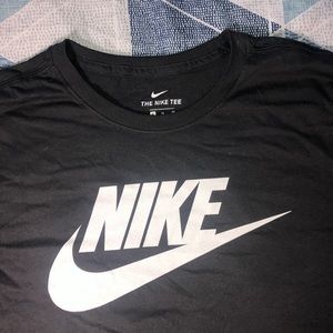 Nike long sleeve Tee NWT